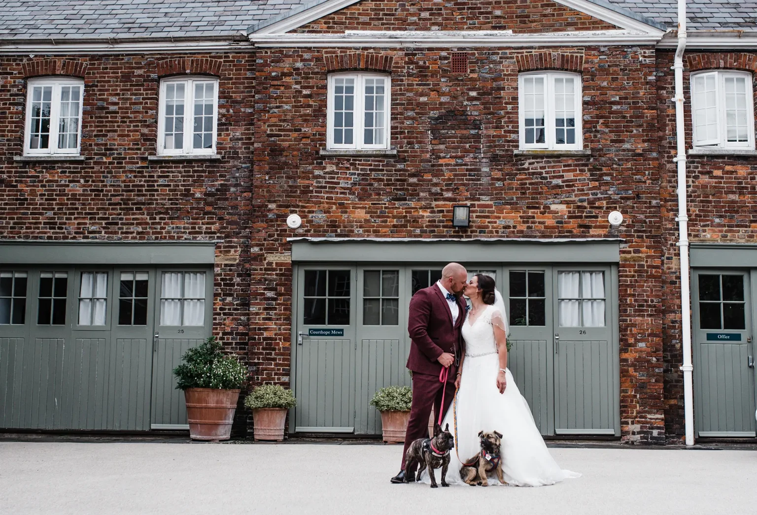pelham house jonny wedding outside